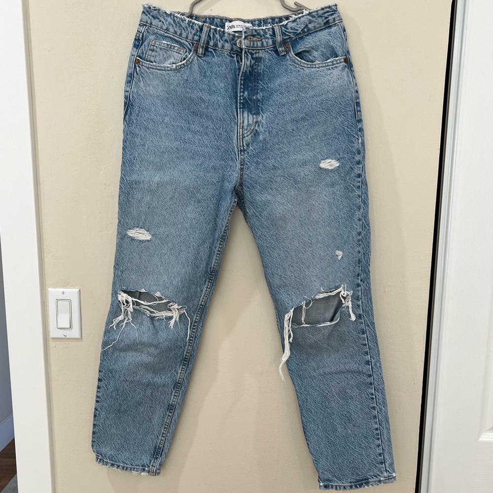 Zara jeans | Distressed, light wash straight jeans